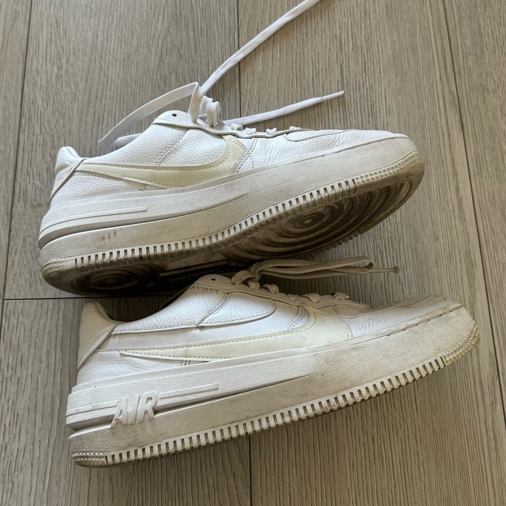 Used Air Force One Sneakers US9.5